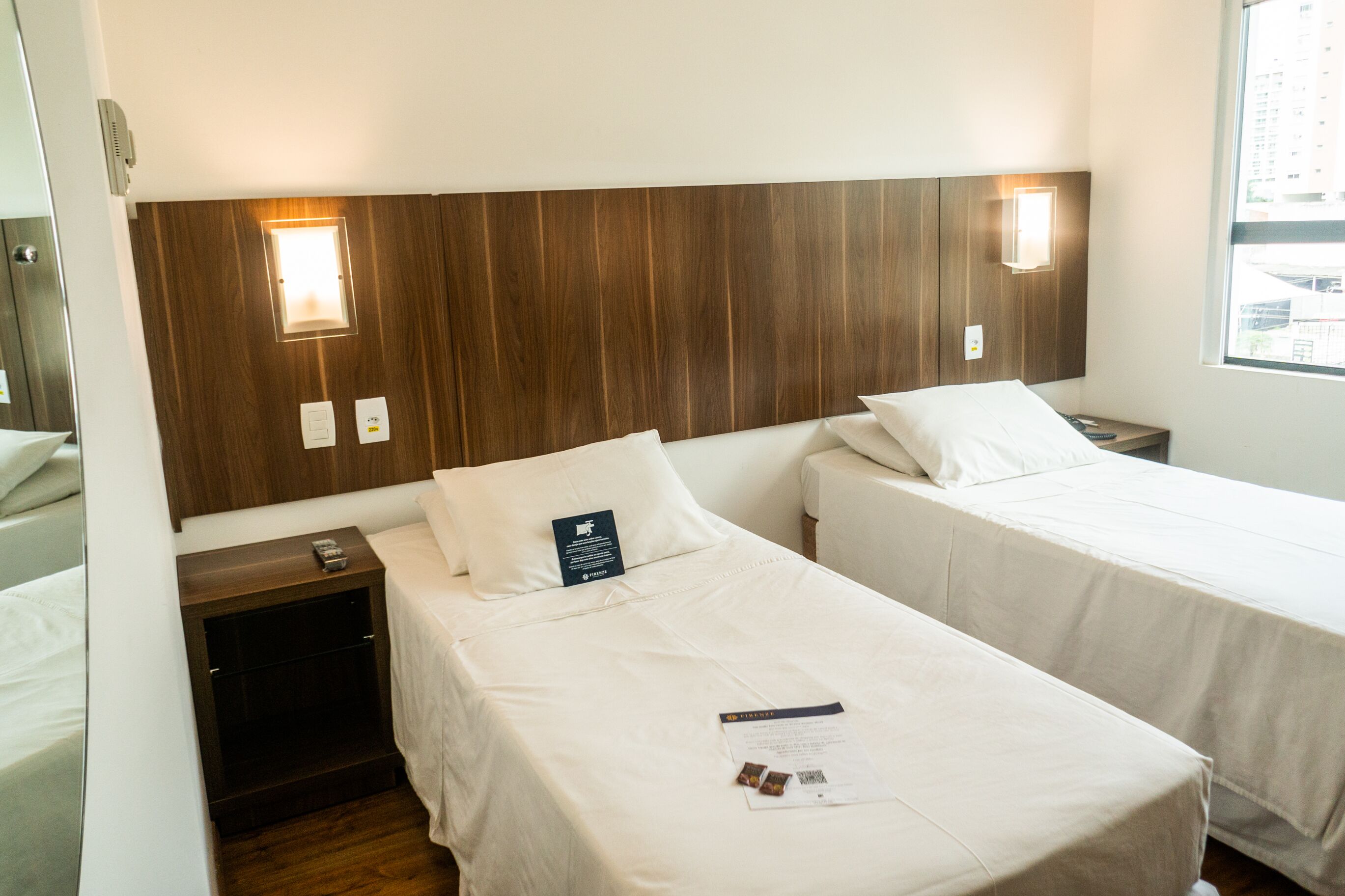 executive room | 1 bedroom, minibar, in-room safe, desk