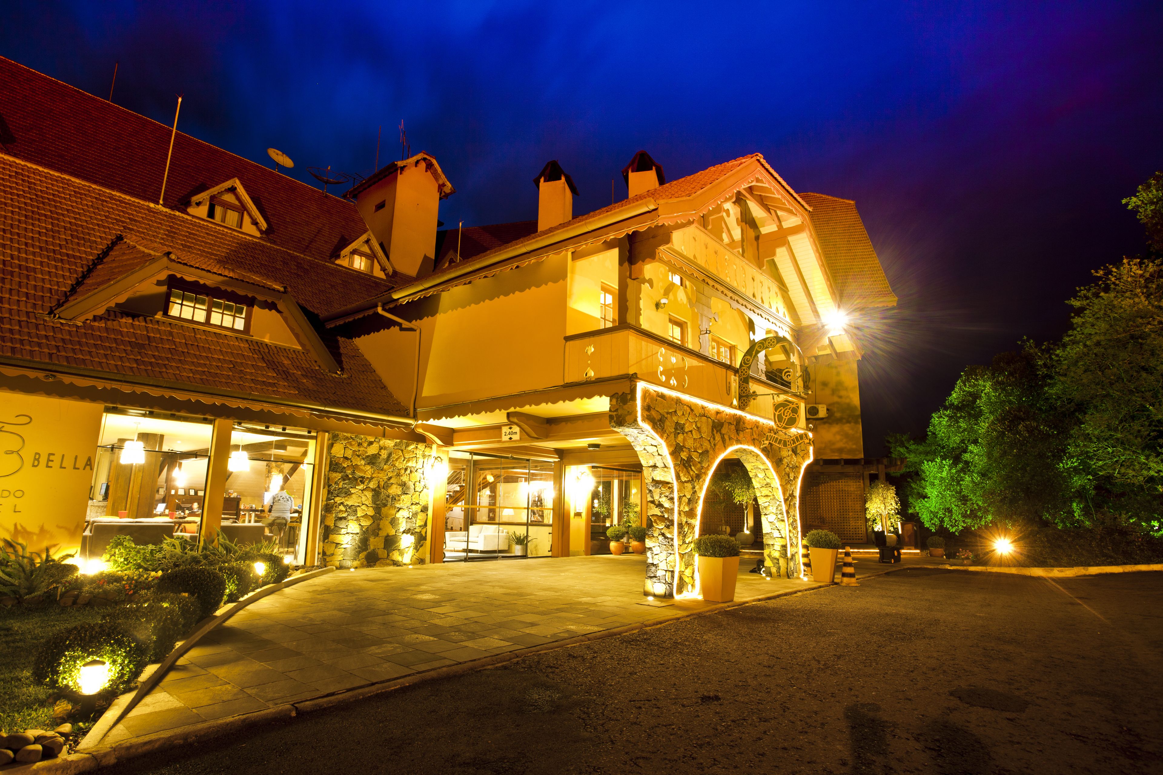 Vista frontal de la propiedad