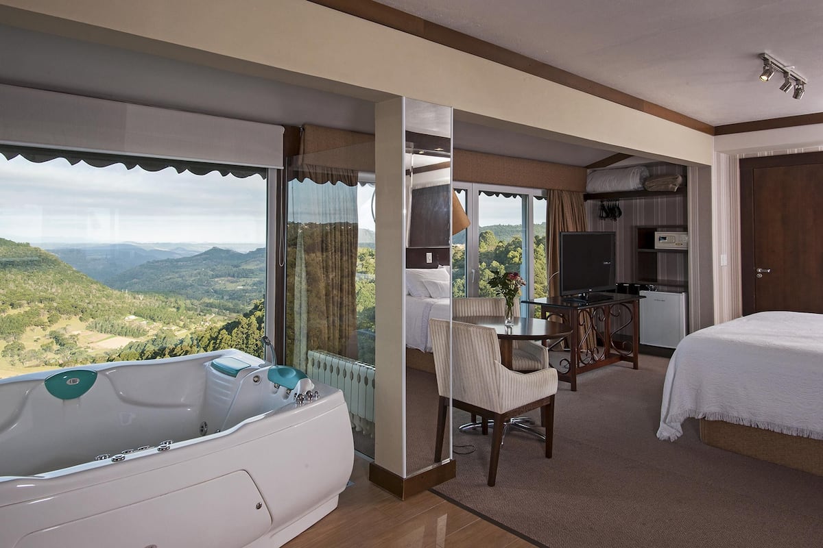 superior suite, valley view | 1 bedroom, hypo-allergenic bedding, minibar, in-room safe