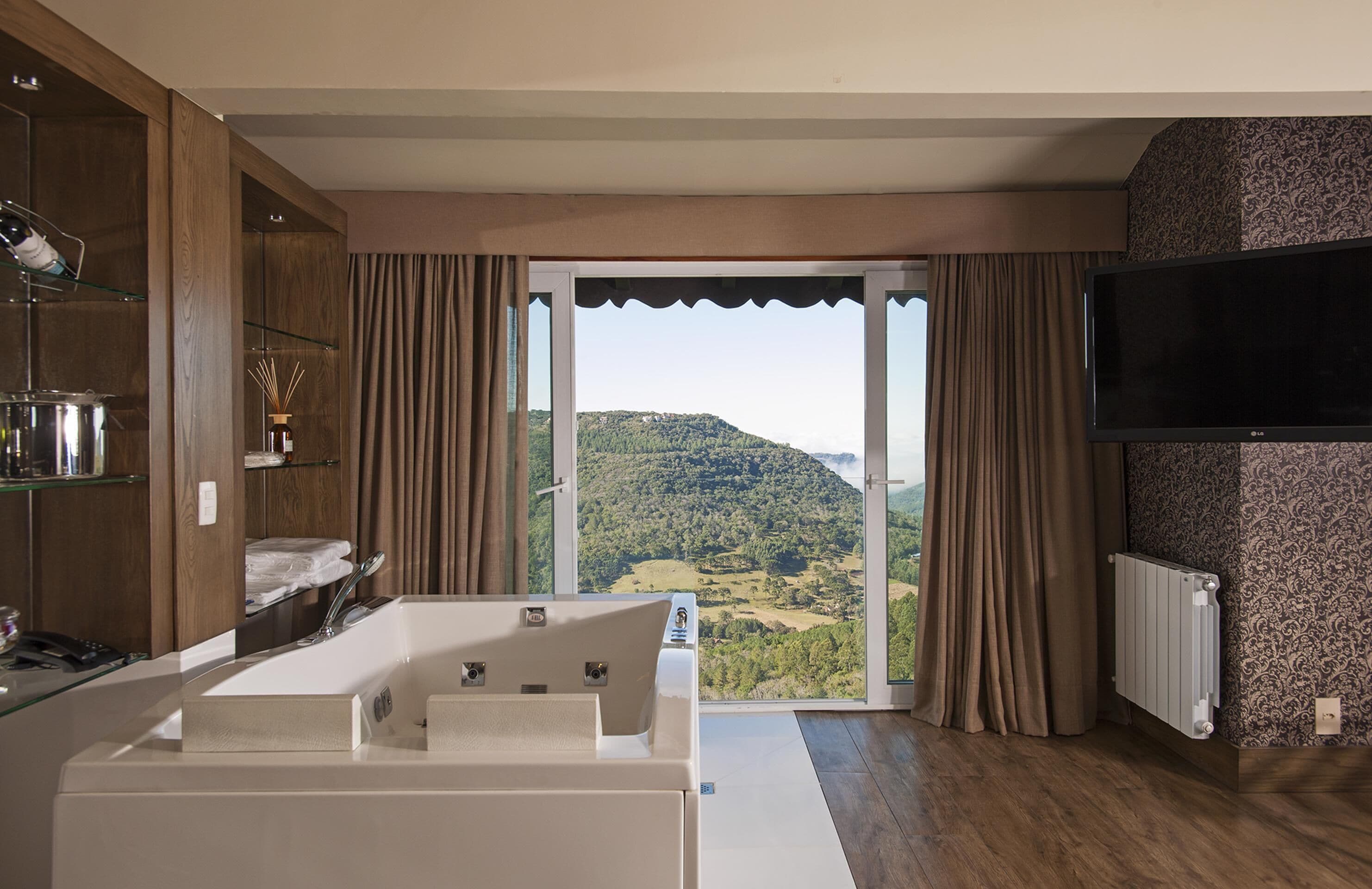 superior suite | 1 bedroom, hypo-allergenic bedding, minibar, in-room safe