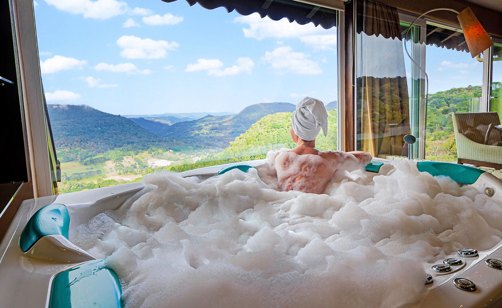 superior suite, valley view | private spa tub