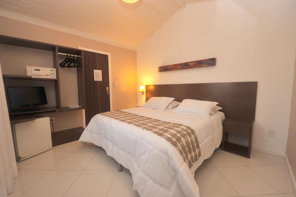 Frigobar, cofres nos quartos, individualmente decorados