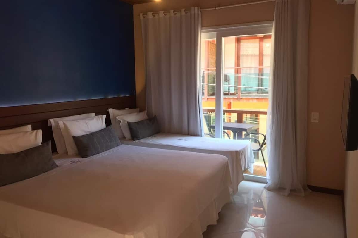 Frigobar, cofres nos quartos, individualmente decorados
