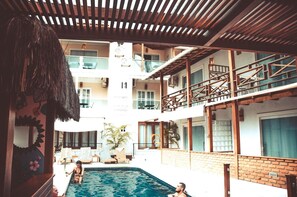Hồ bơi ngoài trời 