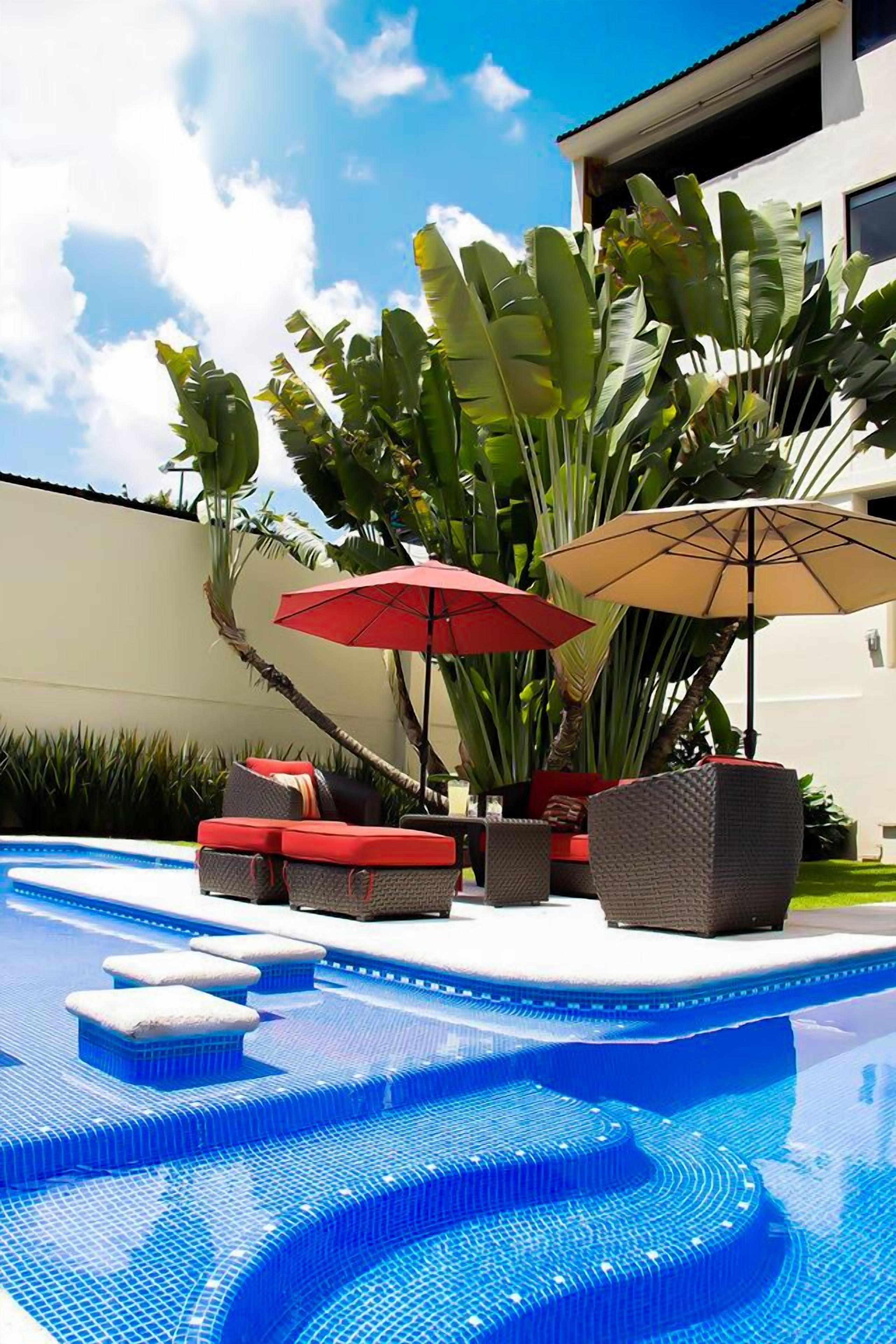 Outdoor pool, pool loungers