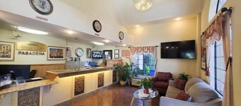 Howard Johnson by Wyndham Pasadena