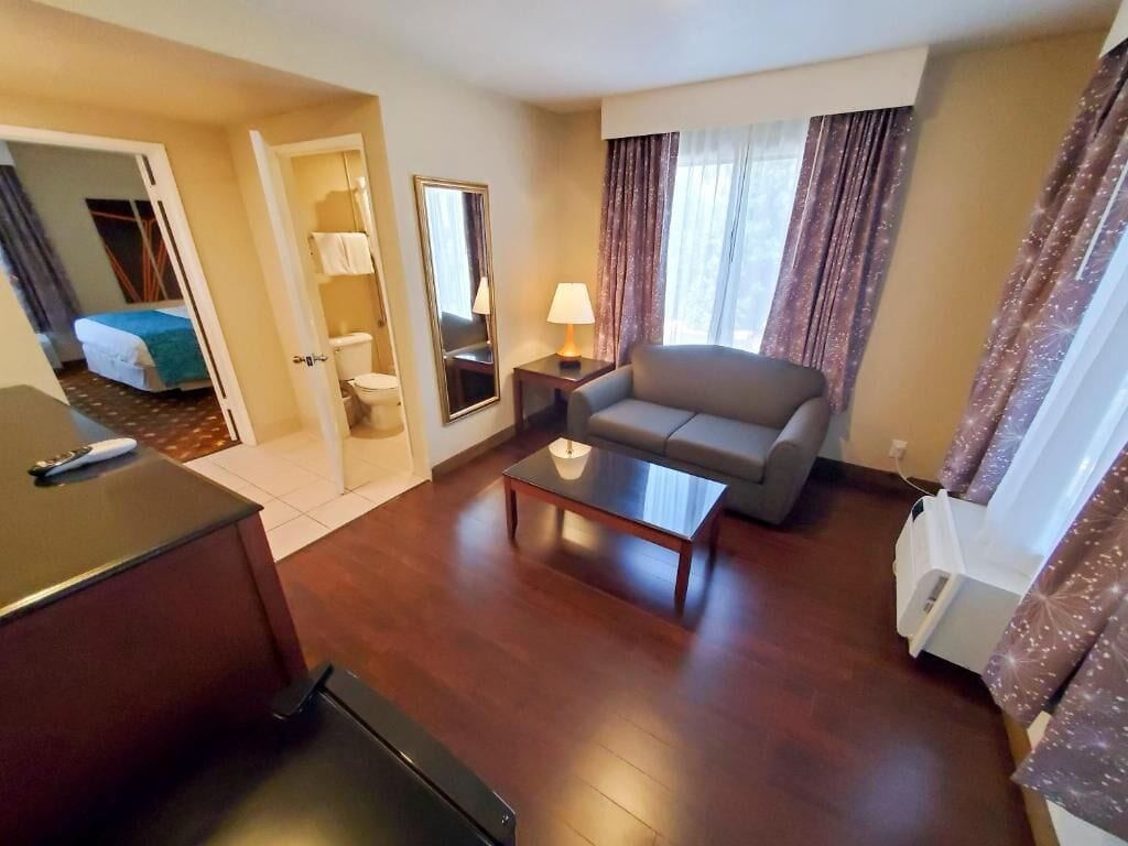 Foto - Howard Johnson by Wyndham Pasadena