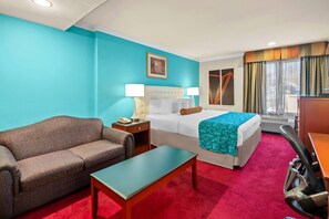 Quarto standard, 1 cama King | Escrivaninha, cortinas blackout, ferros/tábuas de passar roupa