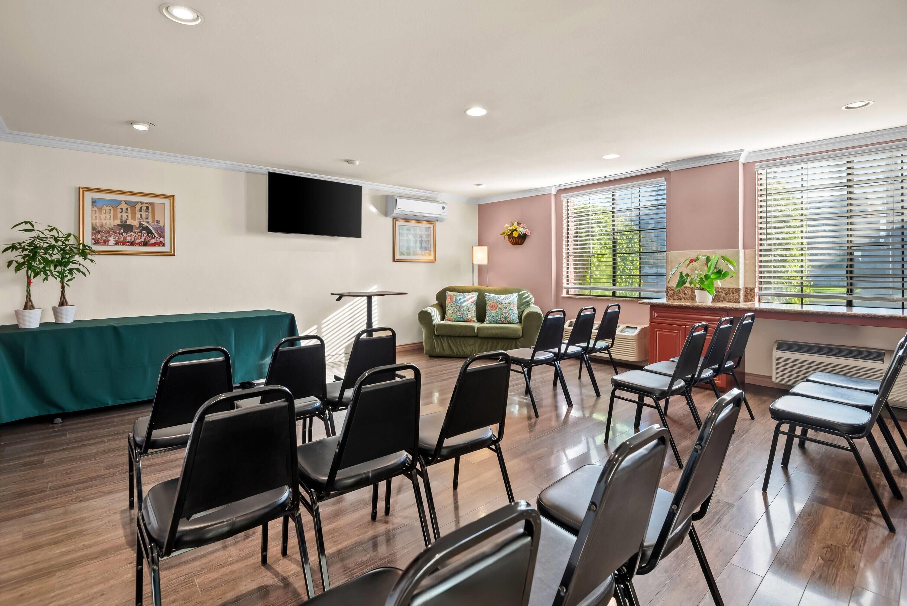 Foto - Howard Johnson by Wyndham Pasadena