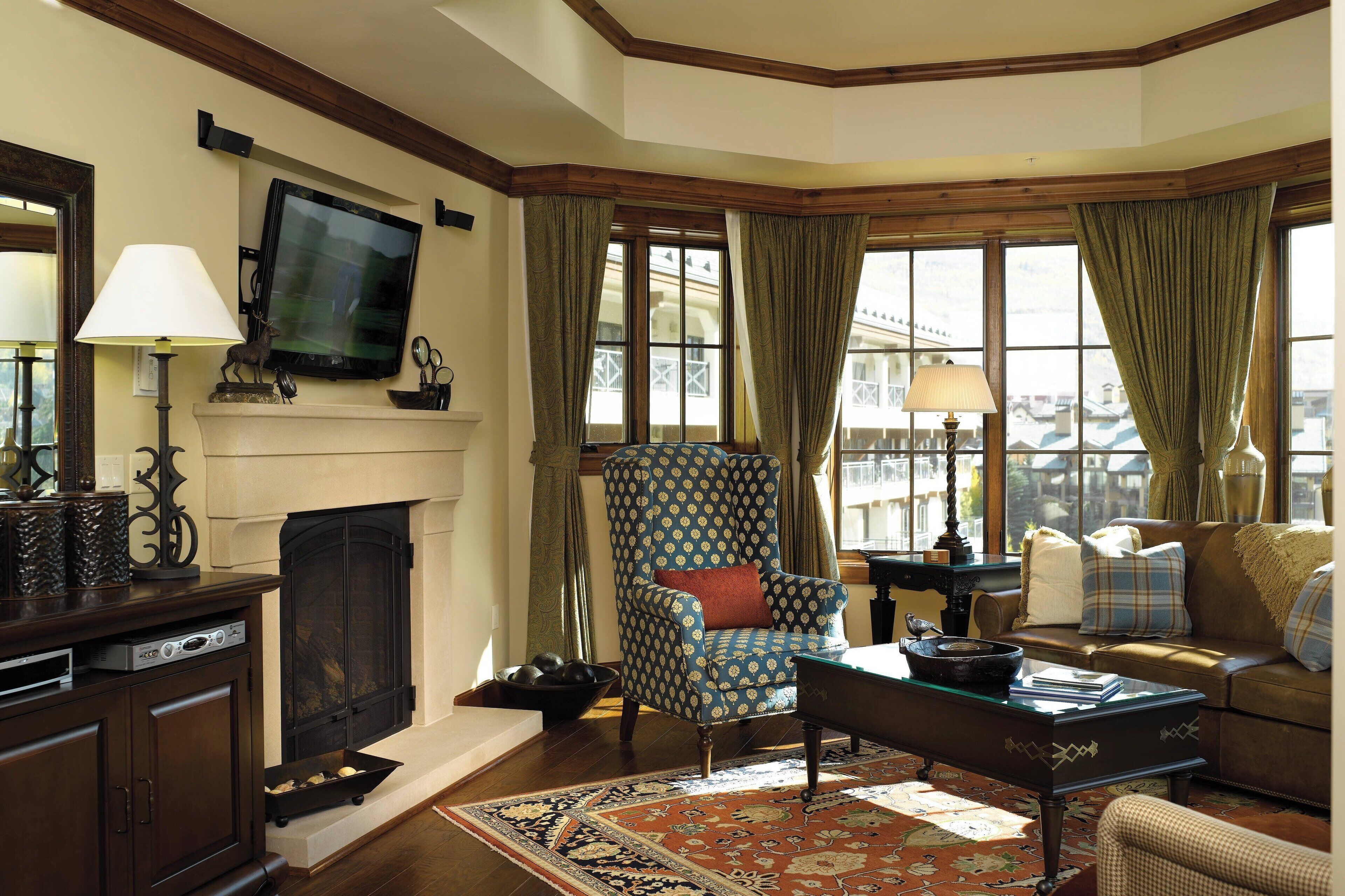 lcd tv, fireplace, dvd player