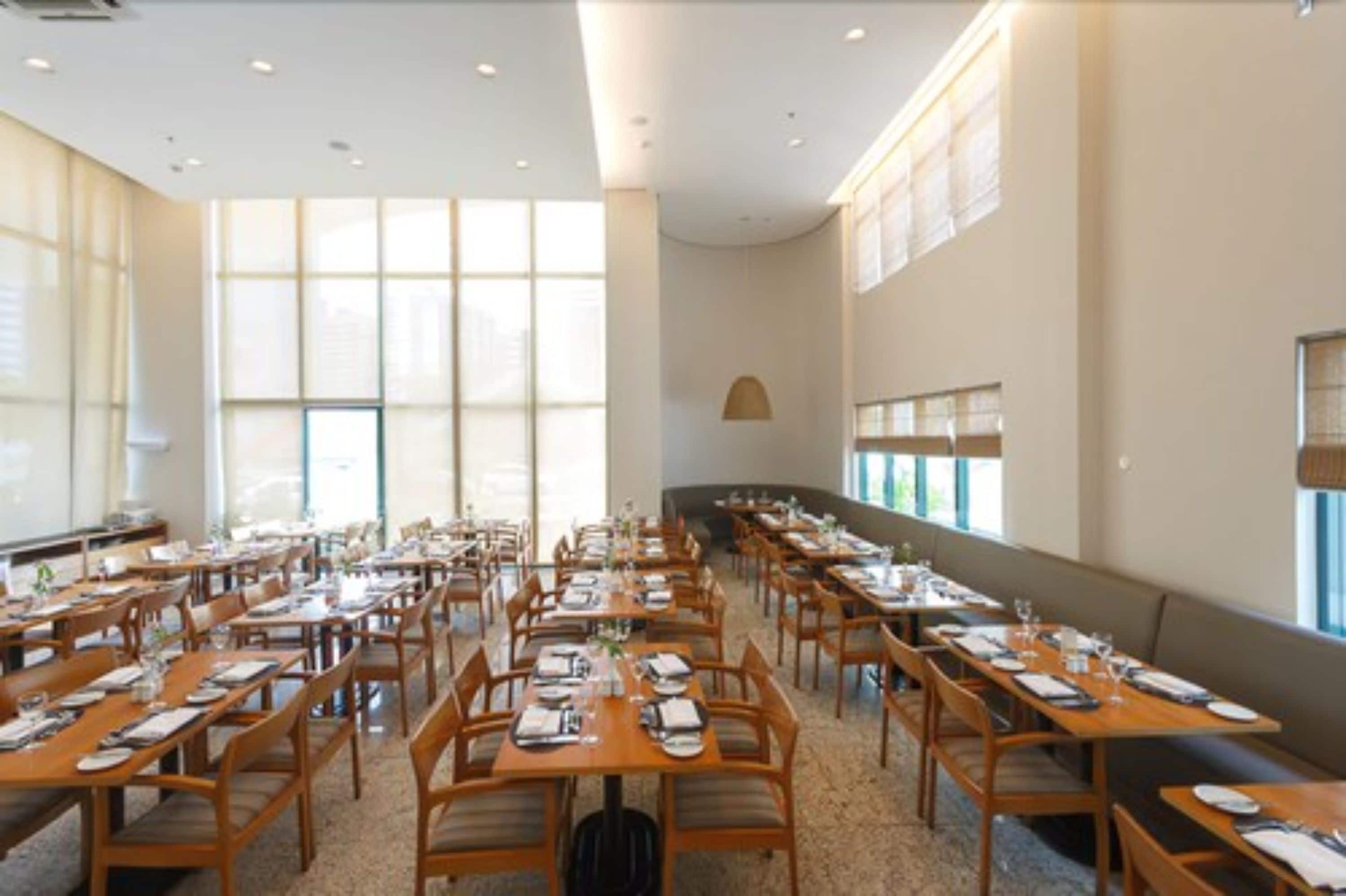 breakfast, lunch and dinner served