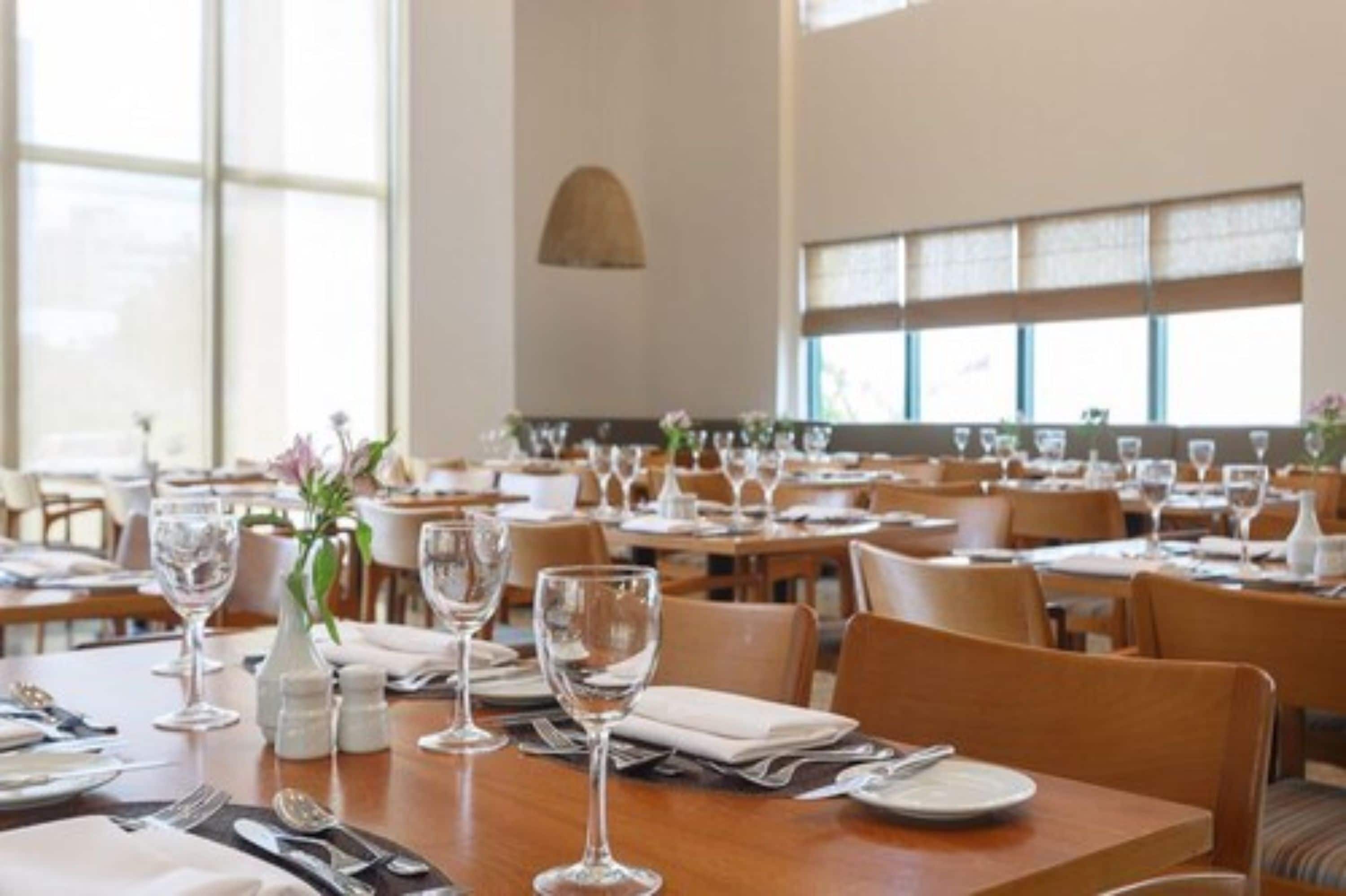 breakfast, lunch and dinner served