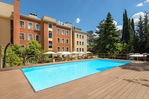 Sæsonbestemt udendørs pool