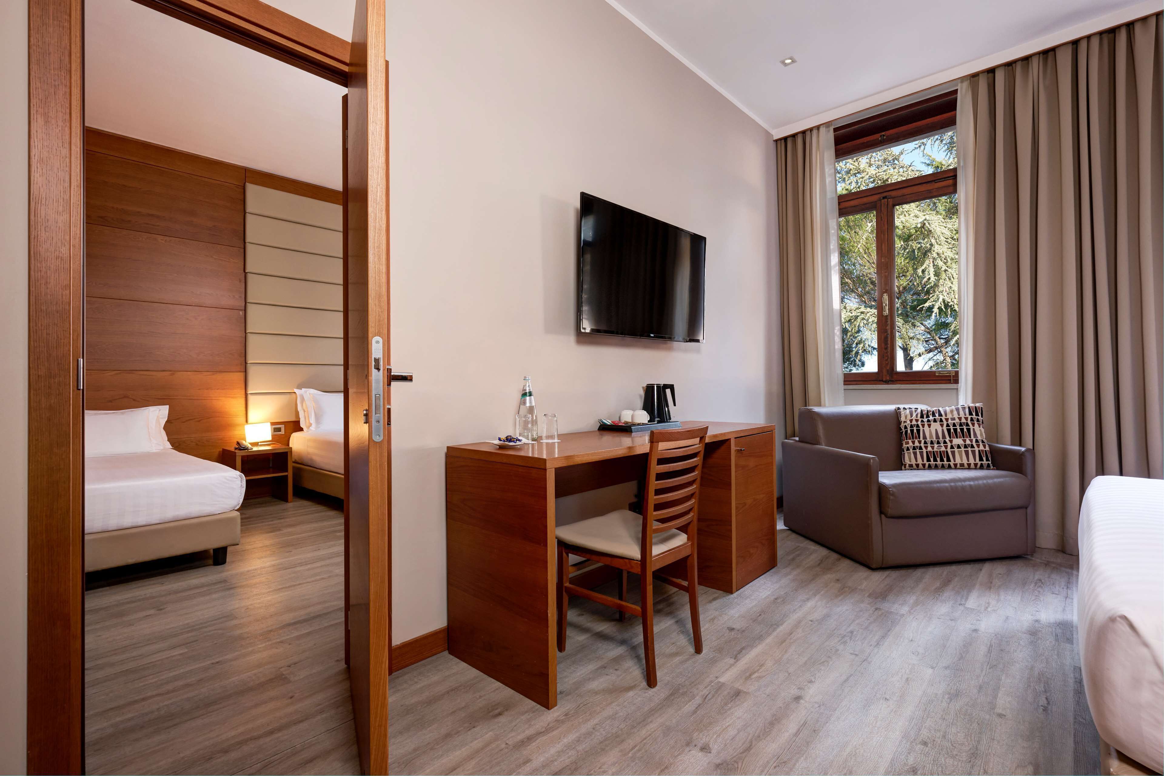 Photo - Occidental Aurelia