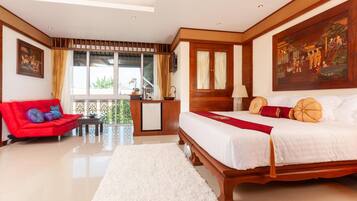 Junior Suite Room (Air Purifier) | Minibar, in-room safe, individually decorated, desk
