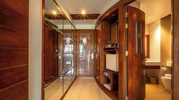 Deluxe Double Room (Air Purifier) | Minibar, in-room safe, individually decorated, desk