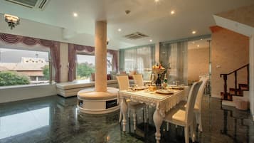 Grand Two Bedroom Residence Suite (Air Purifier) | Mountain view