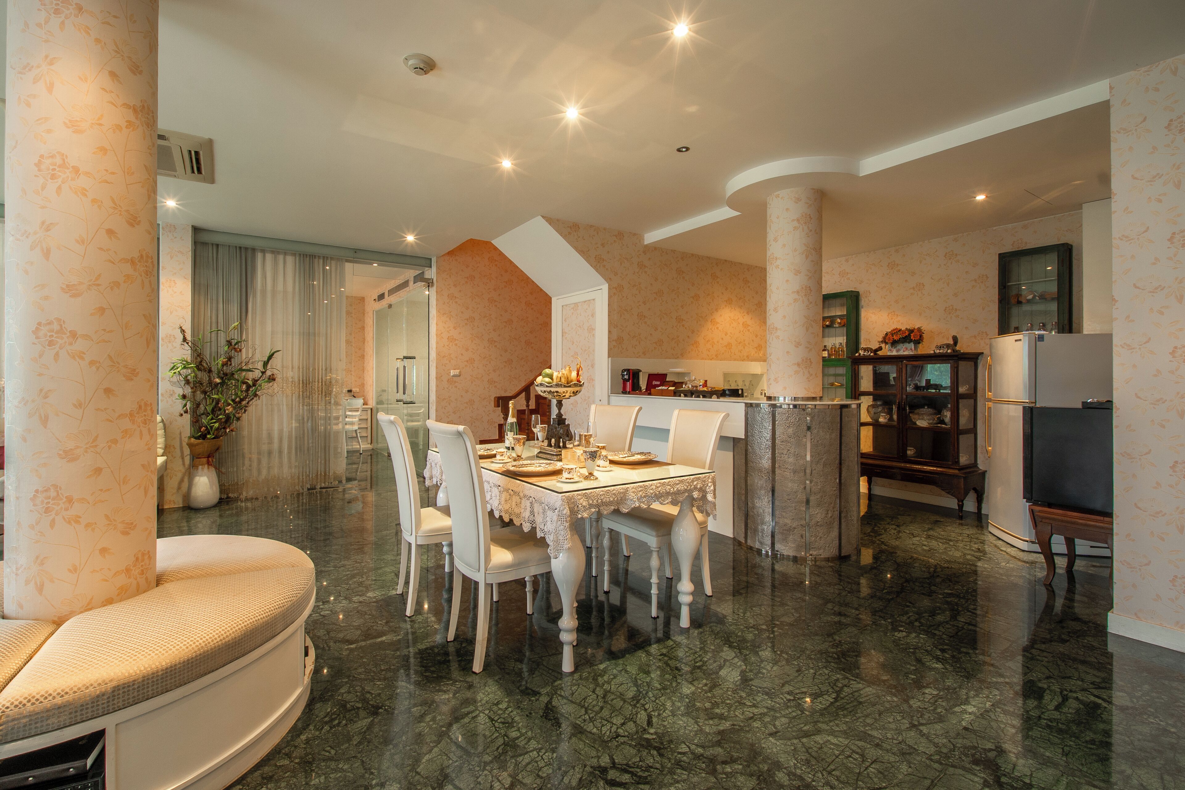 Grand Two Bedroom Residence Suite (Air Purifier) | Private kitchen