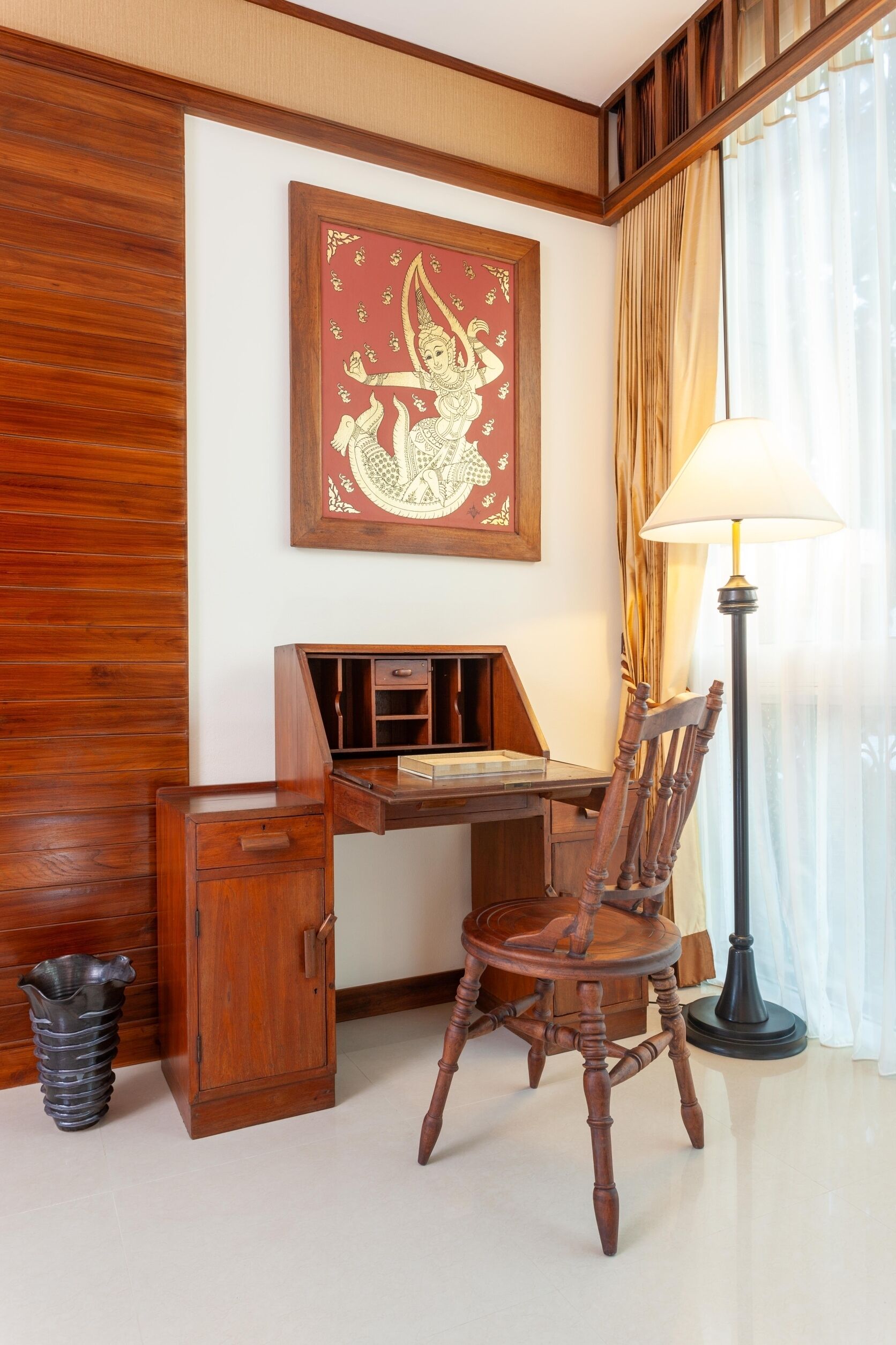 deluxe twin room | 1 bedroom, minibar, in-room safe, individually decorated