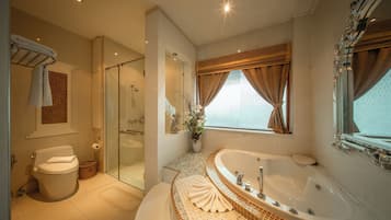 Grand Two Bedroom Residence Suite (Air Purifier) | Bathroom