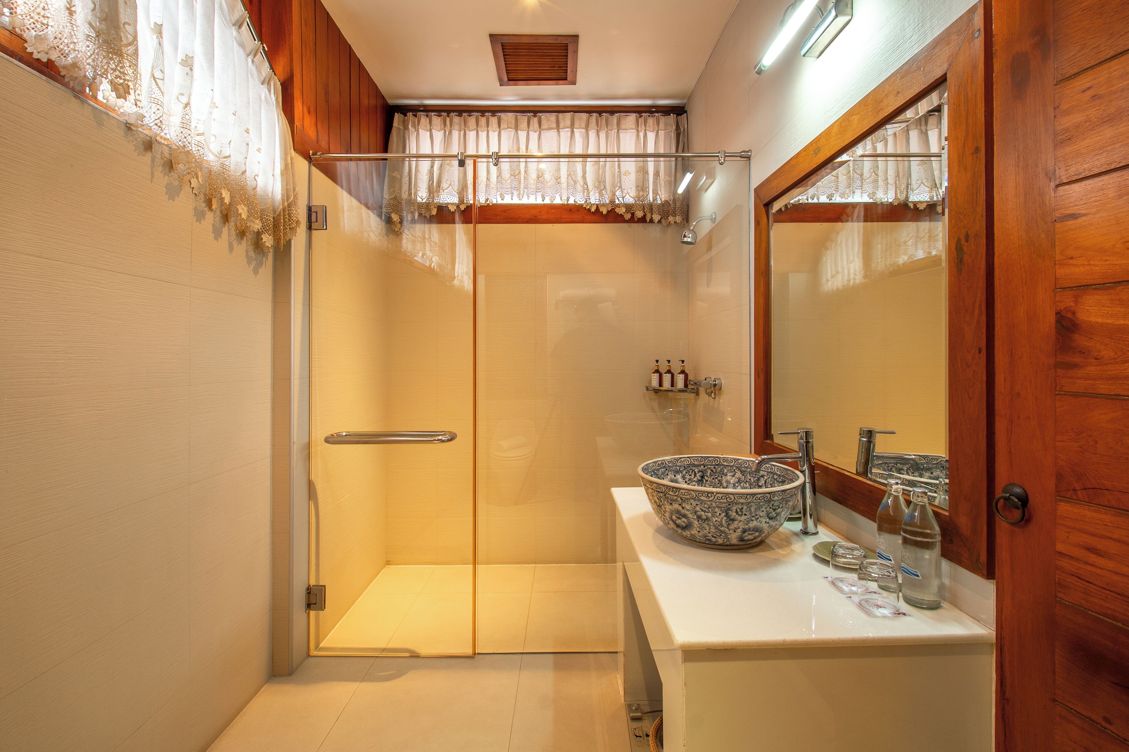Grand Two Bedroom Residence Suite (Air Purifier) | Bathroom | Free toiletries, hair dryer, bathrobes, slippers