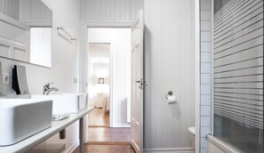 Bathroom - Luna Apartments (Reykjavik)