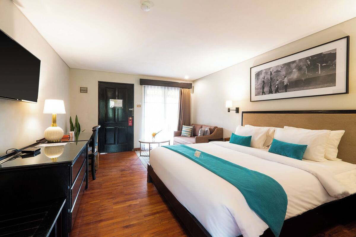 经典客房, 花园景观 (Double Bed) | 高档床上用品、客房内保险箱、办公桌、笔记本电脑工作区