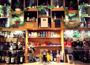 Bar (on property) - Wookey Hole Hotel (Wells)