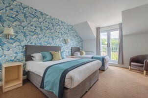 家庭房, 度假村景观 | 防过敏的被褥、办公桌、隔音、熨斗/熨板