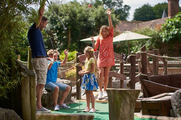 Mini-golf