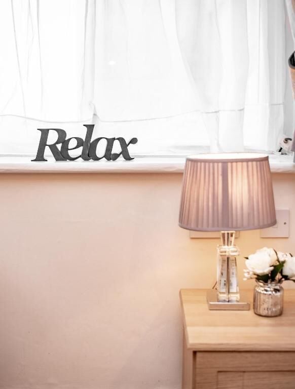 طراز فريد لكل وحدة ومكتب ومساحة عمل للكمبيوتر المحمول وستائر تعتيم