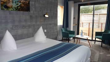 Literie de qualité supérieure, coffres-forts dans les chambres, bureau