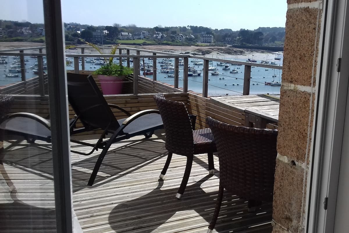Habitació doble, terrassa, vistes al mar | Roba de llit d'alta qualitat, caixa forta a l'habitació i escriptori 