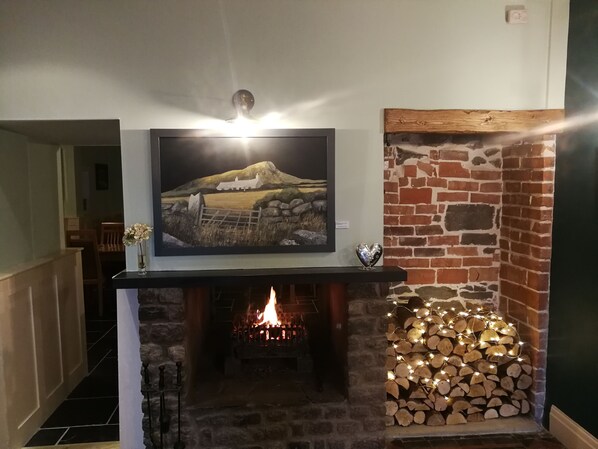 Gastropub - Feathers Hotel, Bar and Restaurant (Aberaeron)