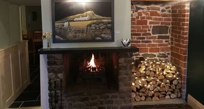 Feathers Hotel, Bar and Restaurant