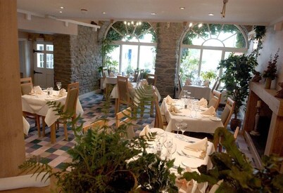 Feathers Hotel, Bar and Restaurant
