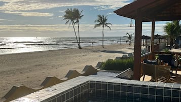 Beach Bliss Jacuzzi | Terrace/patio