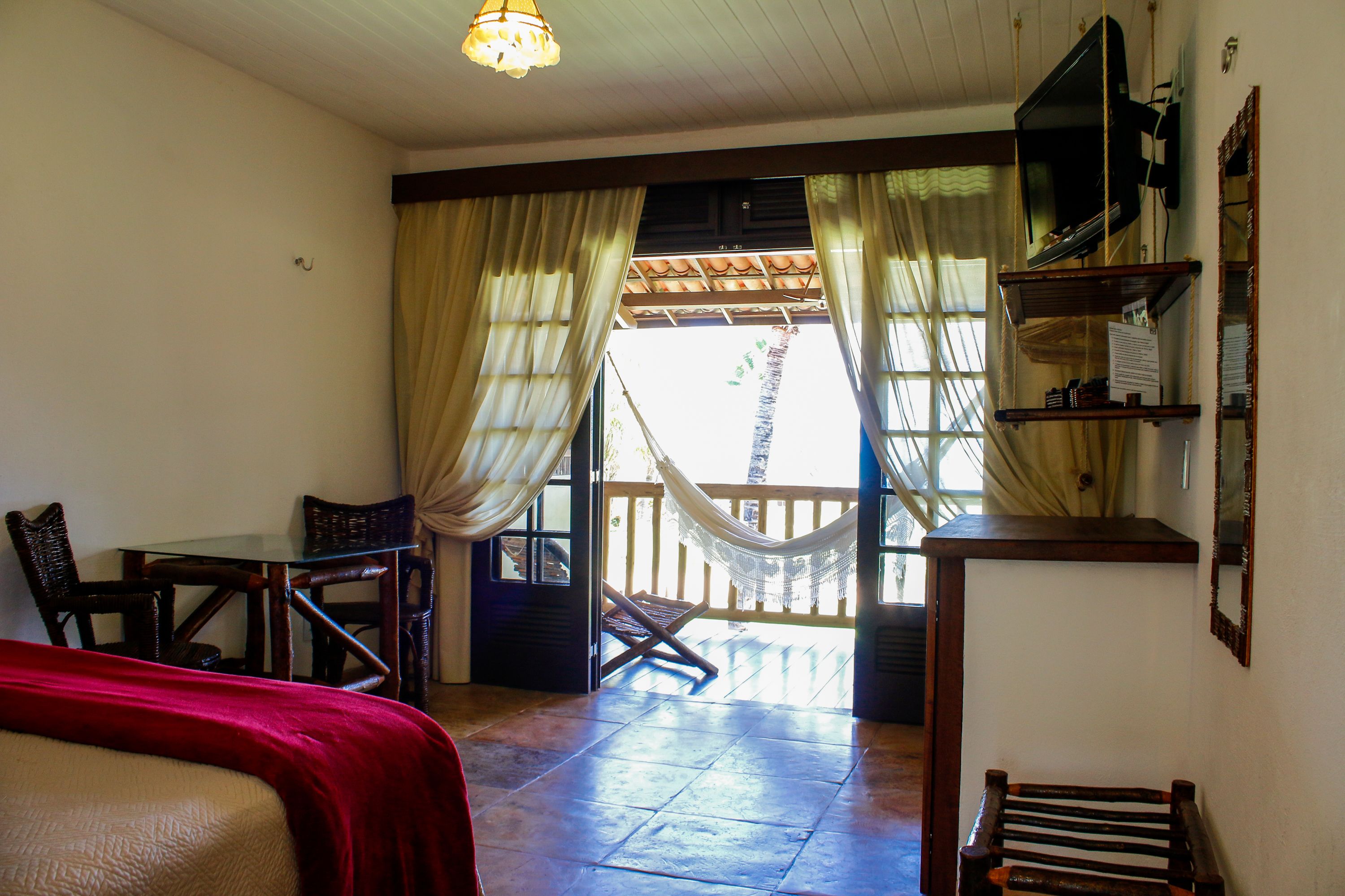 beach casal confort | minibar, in-room safe, blackout curtains, bed sheets