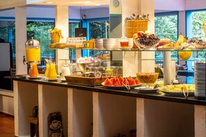 Coffee and/or coffee maker - Hotel Miratlântico Búzios (Búzios)