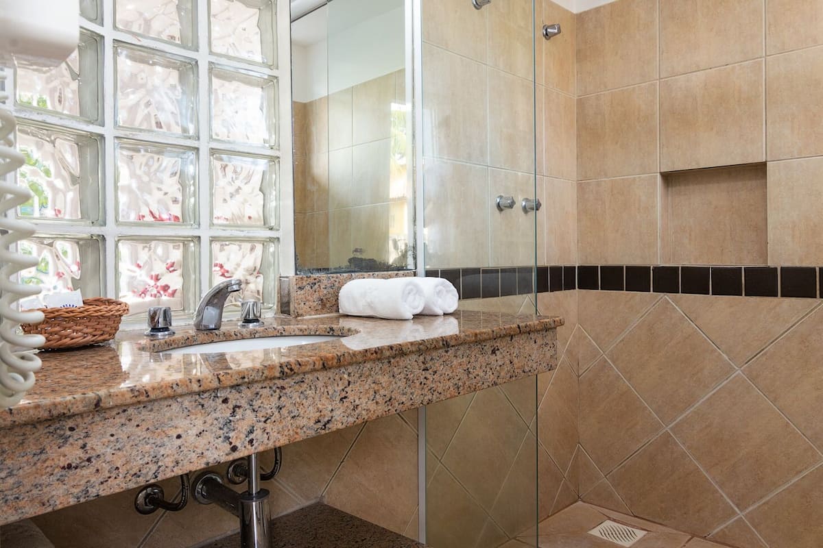 suite superior | 1 bedroom, in-room safe, free wifi, bed sheets