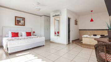 Suite Luxo | Brankas, Wi-Fi gratis, dan seprai linen