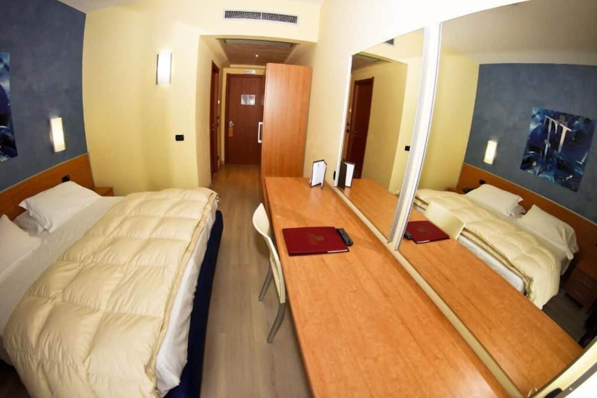 Minibar, in-room safe, desk, soundproofing