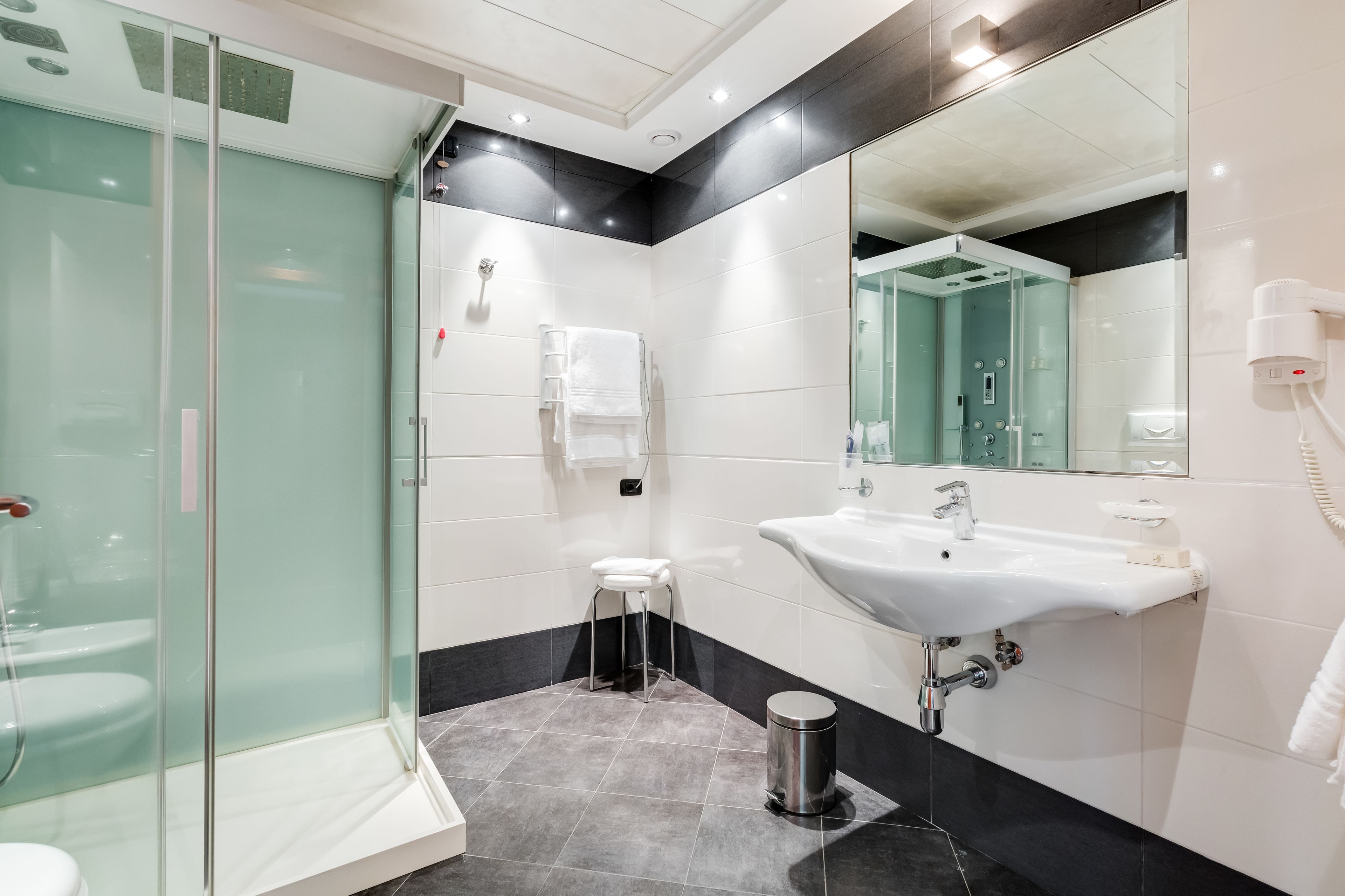 design suite, 1 king bed | bathroom | free toiletries, hair dryer, towels