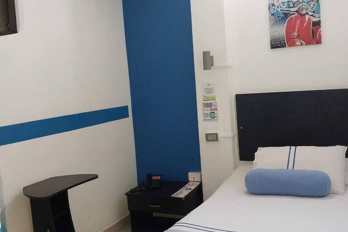 Economy Single Room | Premium bedding, down comforters, blackout drapes