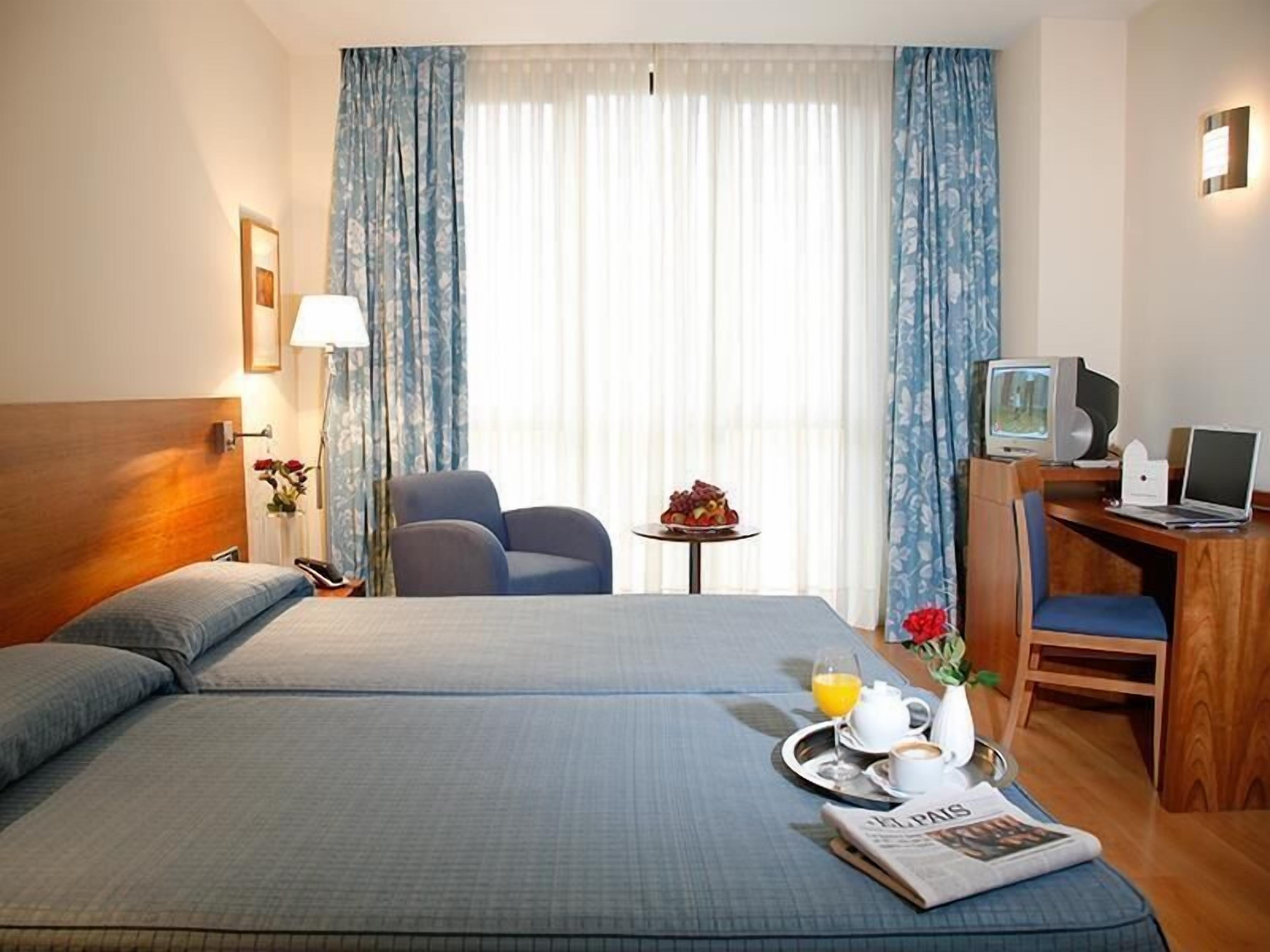 minibar, in-room safe, desk, laptop workspace