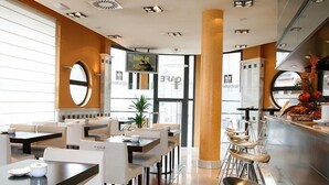 Bar (on property) - Hotel Mieres del Camino (Mieres)