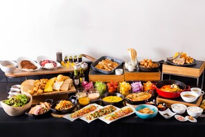 Daily buffet breakfast for a fee - Cross Hotel Sapporo (Sapporo)
