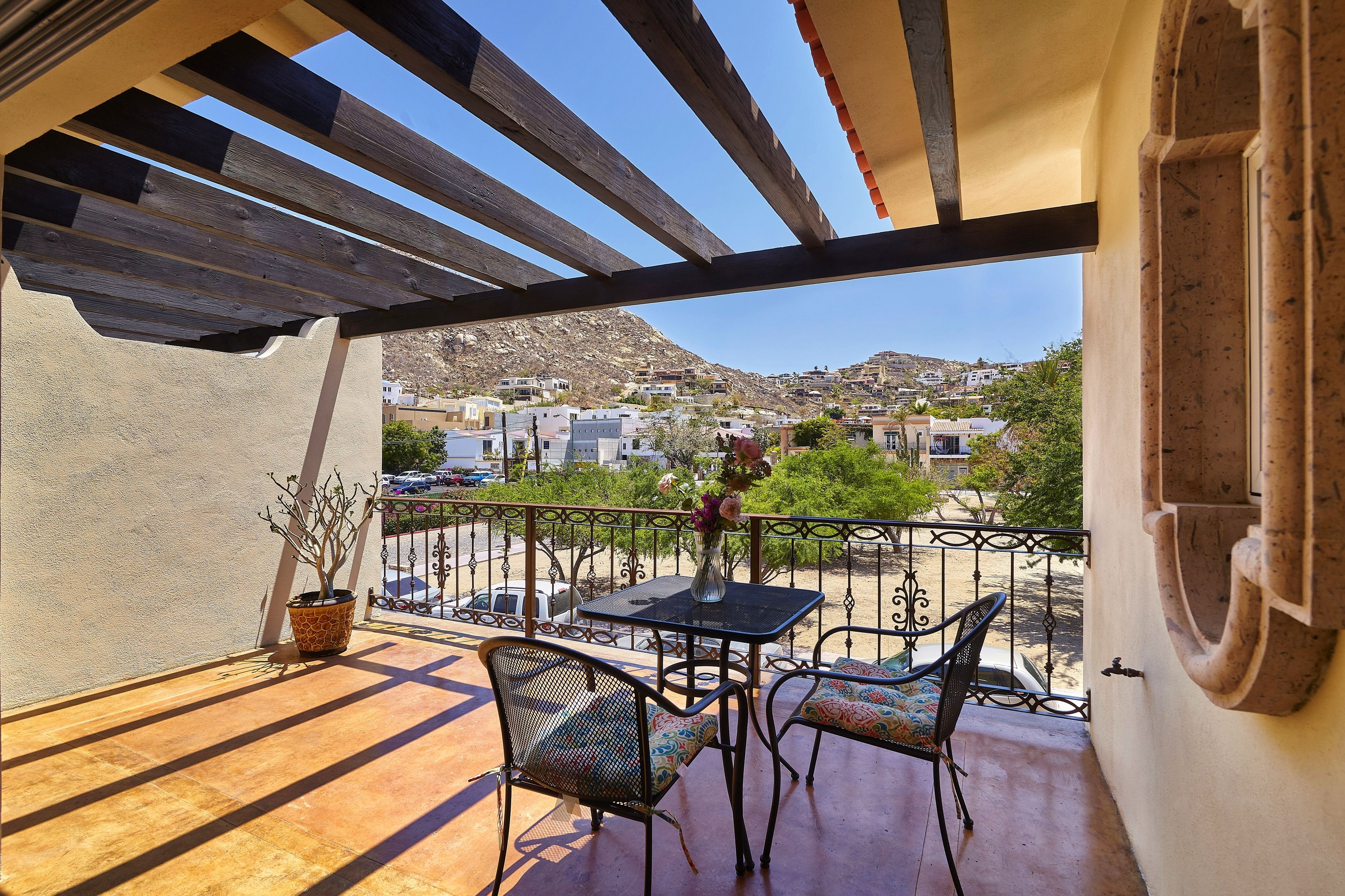 studio suite, 1 king bed | balcony