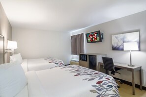 Desk, laptop workspace, blackout drapes, iron/ironing board - Red Roof Inn Darien - I-95/ North Brunswick (Darien)