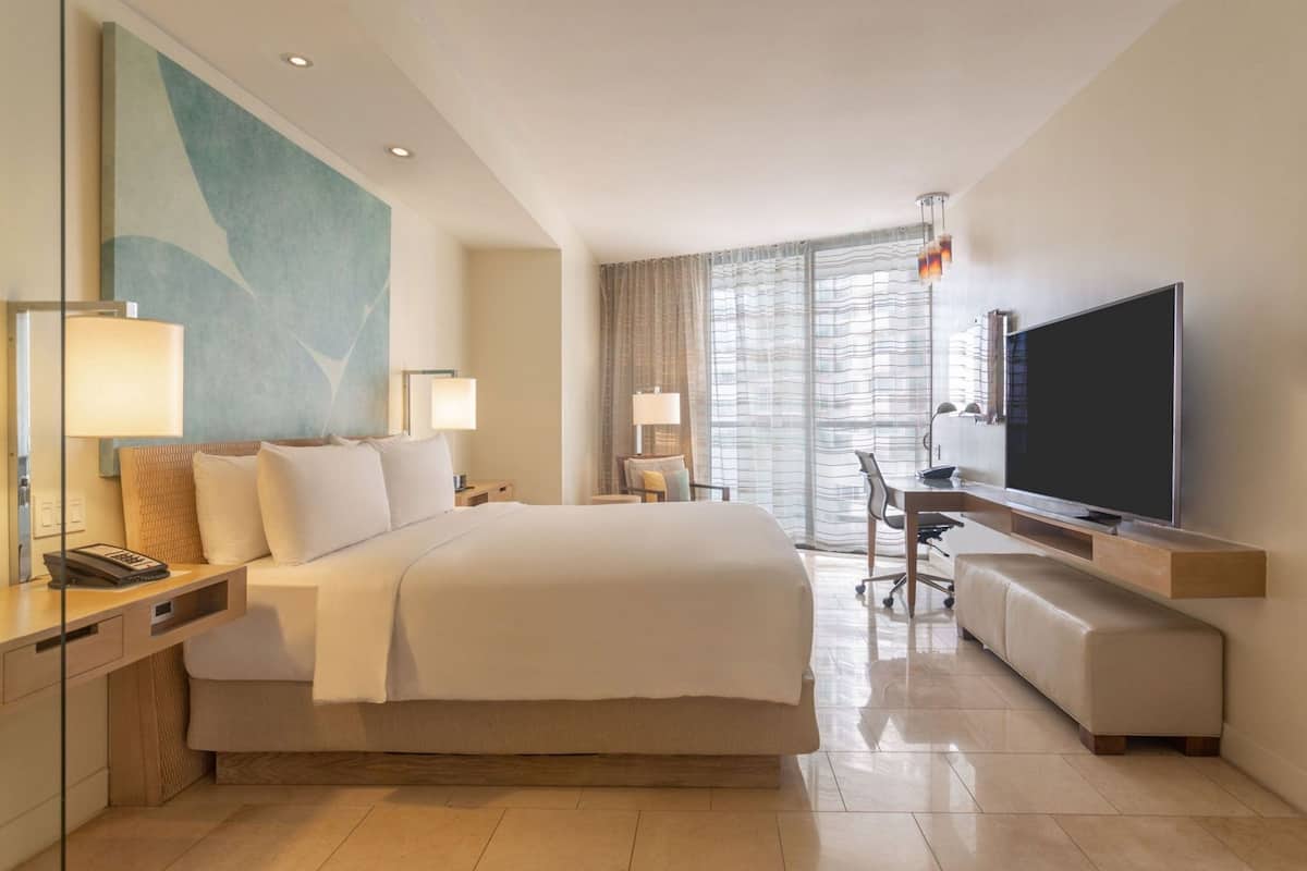 Egyptian cotton sheets, premium bedding, down comforters, pillowtop beds